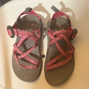 Excellent Condition Girls Chacos
